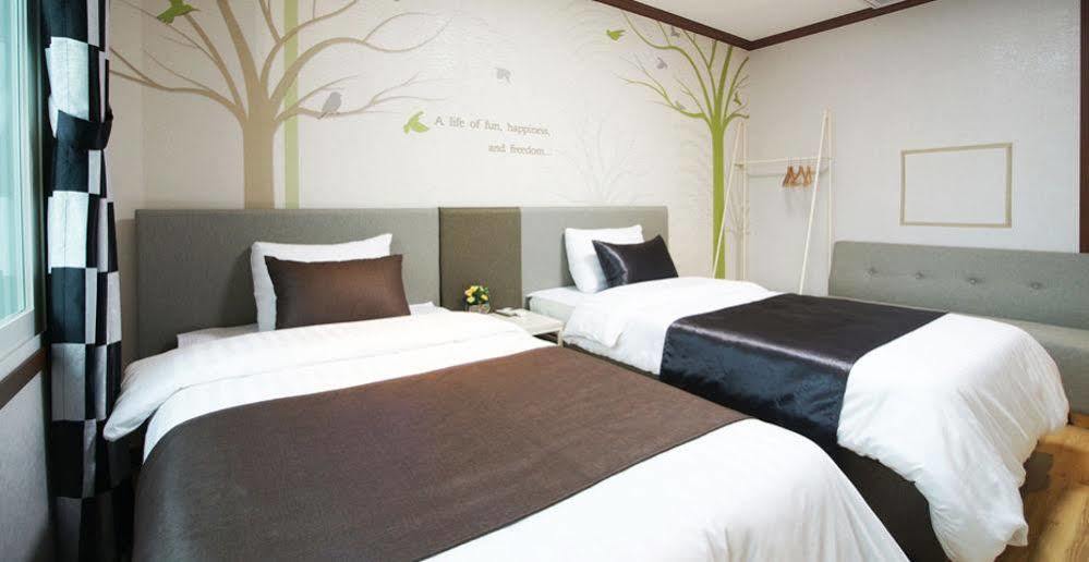 Seongsan Aqua Beach Hotel Seogwipo Exterior foto